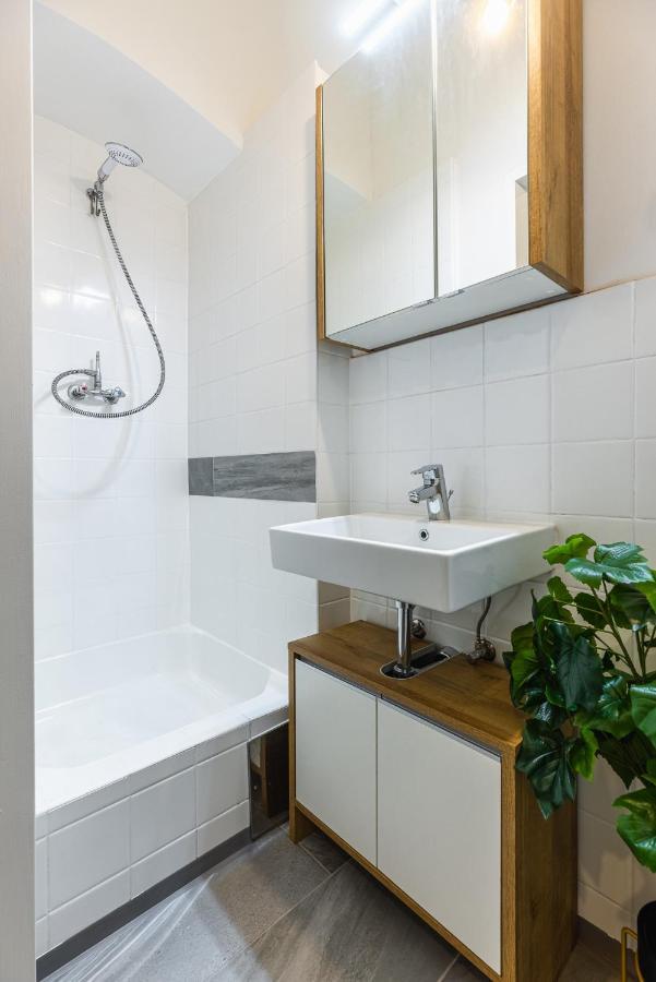 Stylish 1 Bedroom Apartment Near Hannovamarkt Vienna Exterior photo